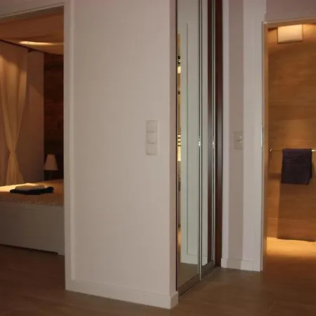 Marco Polo Number One Apartment *